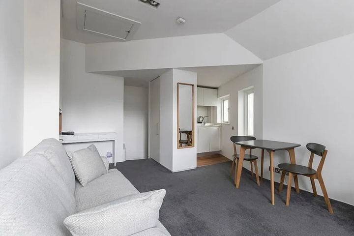 Room 2 of 12
