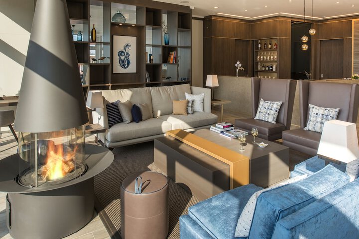 Hotel Interior 4 of 40