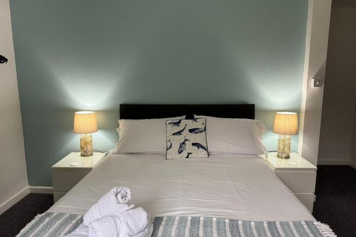 Room 6 of 32