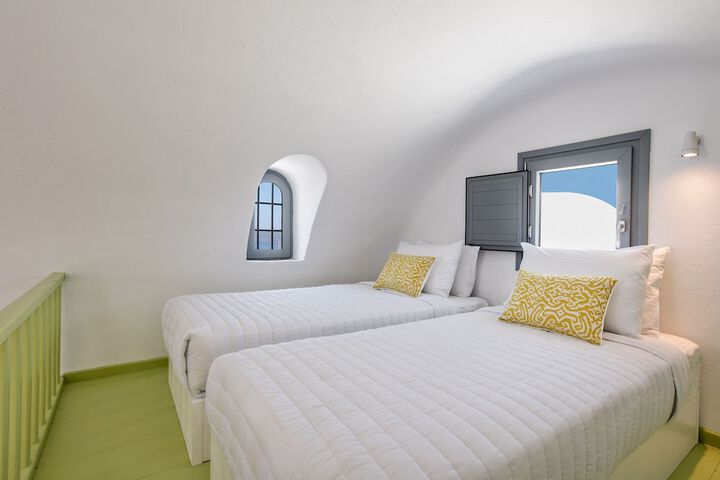 Room 9 of 28