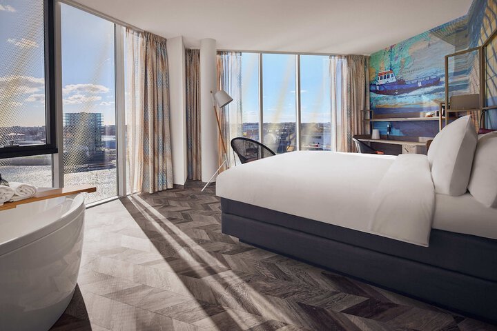 Room 17 of 41