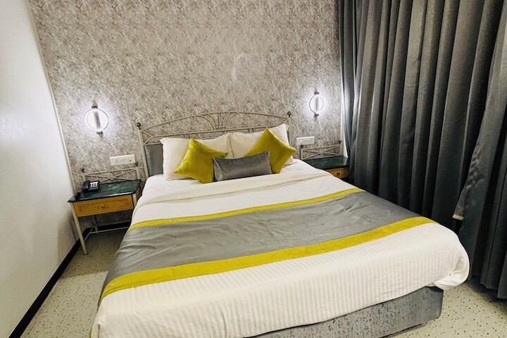 Room 14 of 40