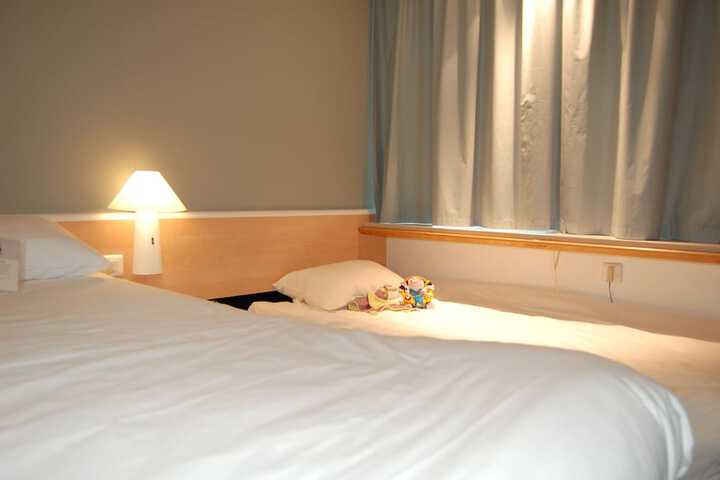 Room 11 of 64