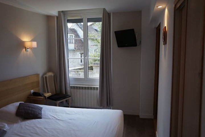 Room 14 of 37