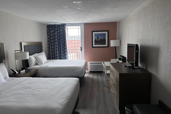 Standard Room, King or Two Doubles (2 of 13)
