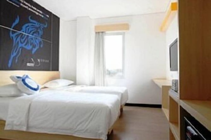 Room 10 of 53