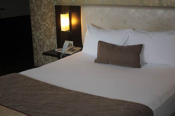 Room 6 of 24