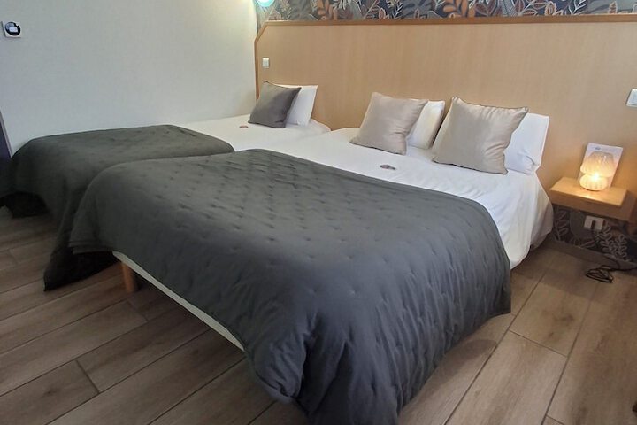 Room 8 of 22