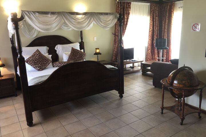 Room 32 of 80