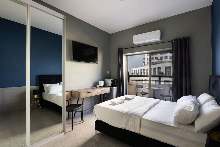 Room 40 of 86