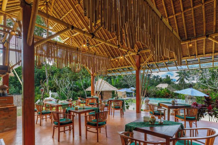 Dining 41 of 60
