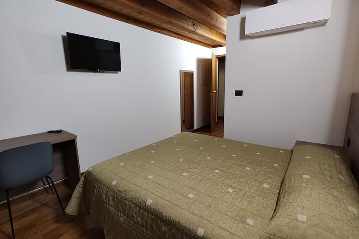Room 11 of 51
