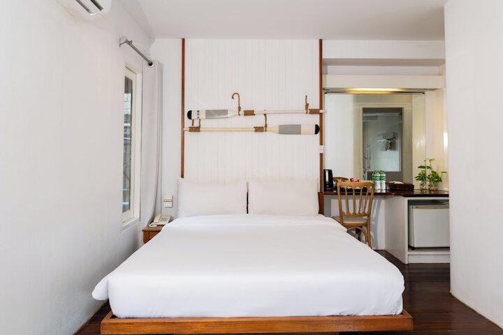 Room 8 of 47