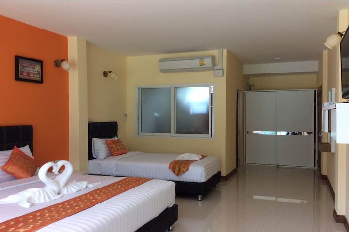 Room 4 of 72
