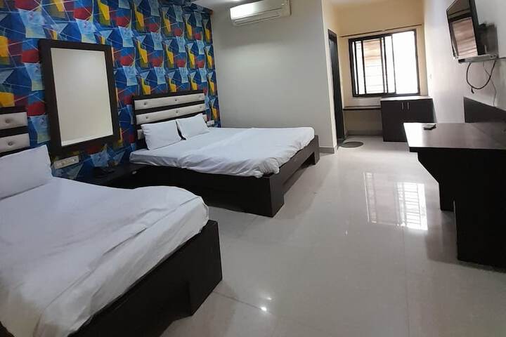 Room 7 of 43