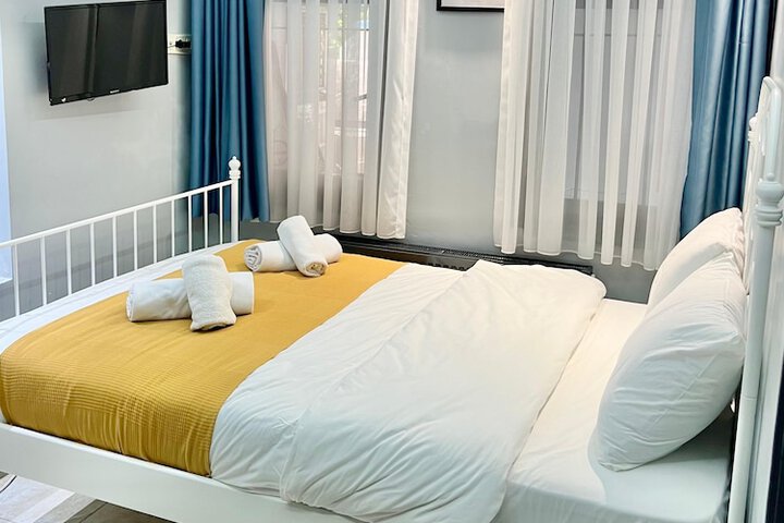 Room 19 of 82