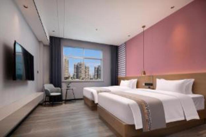 Room 4 of 6