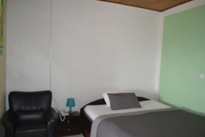 Room 10 of 31