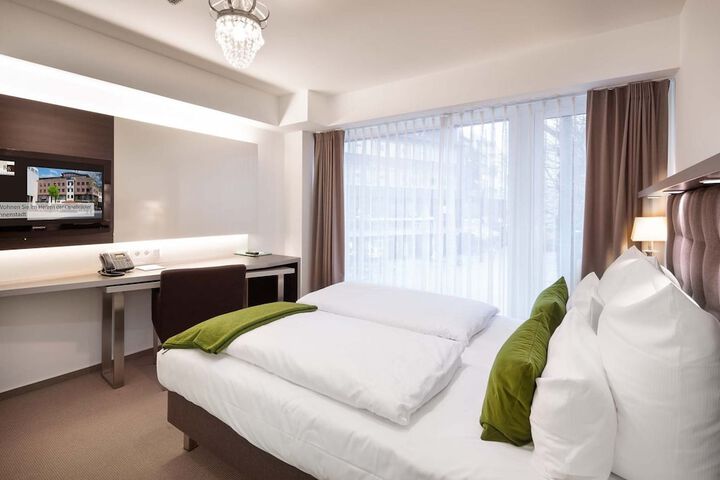 Room 10 of 43