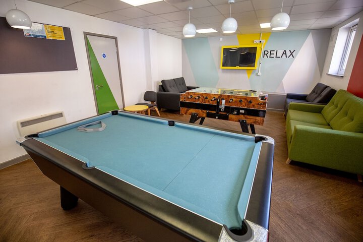 Lounge 19 of 21