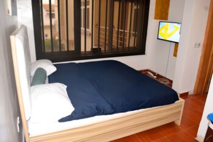Room 4 of 14
