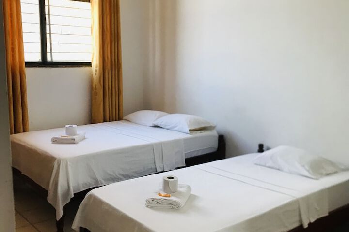 Room 5 of 18