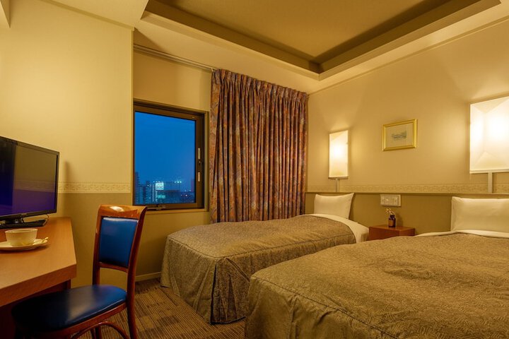 Room 12 of 85