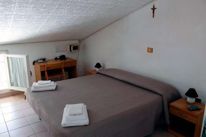 Room 3 of 24