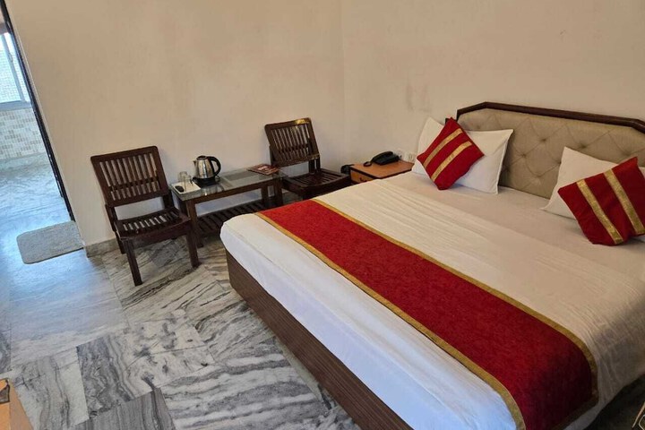 Room 6 of 21