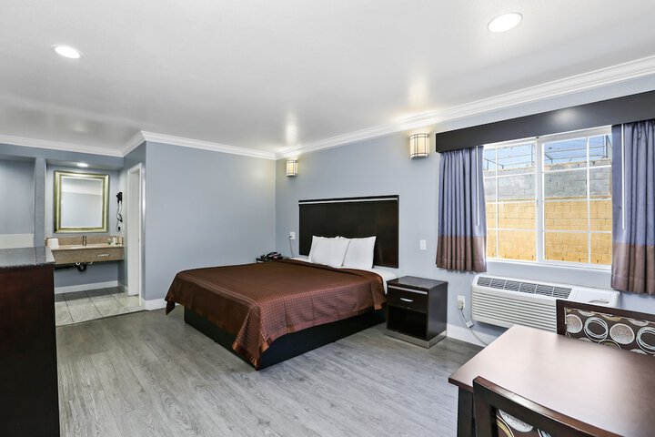 Standard | King Bed (15 of 18)