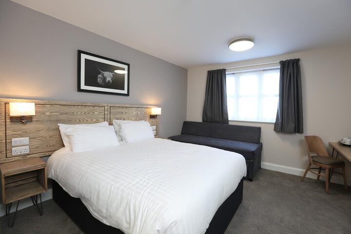 Room 5 of 28