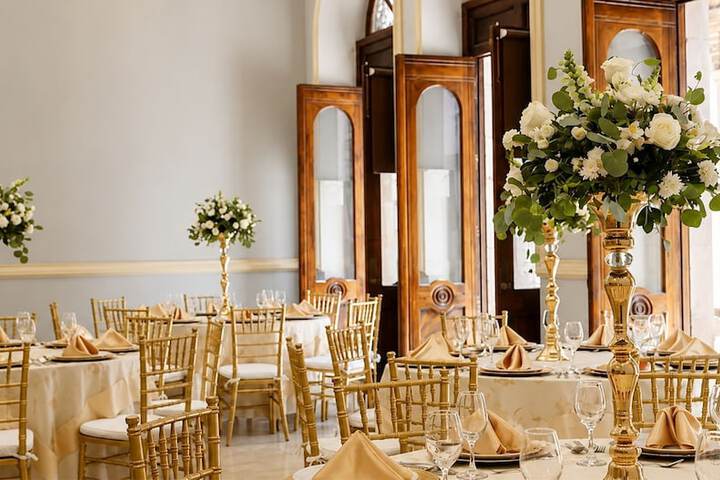 Banquet hall