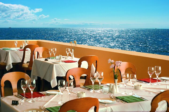 Dining 112 of 180
