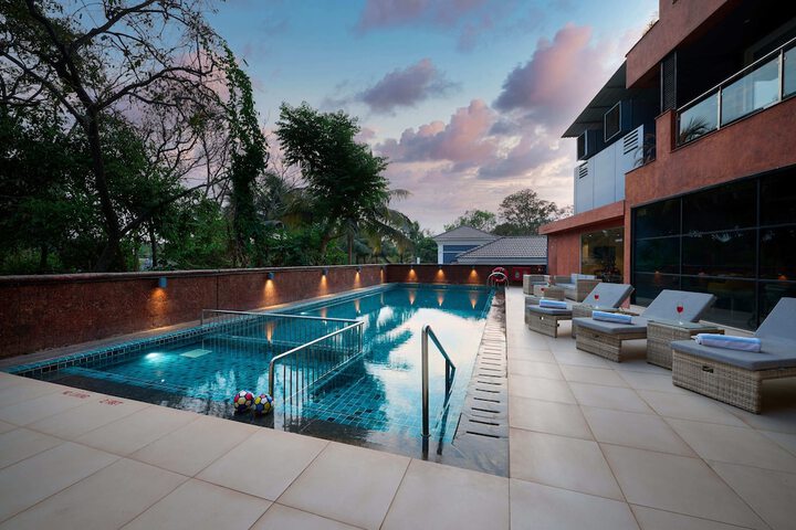 Pool 20 of 28