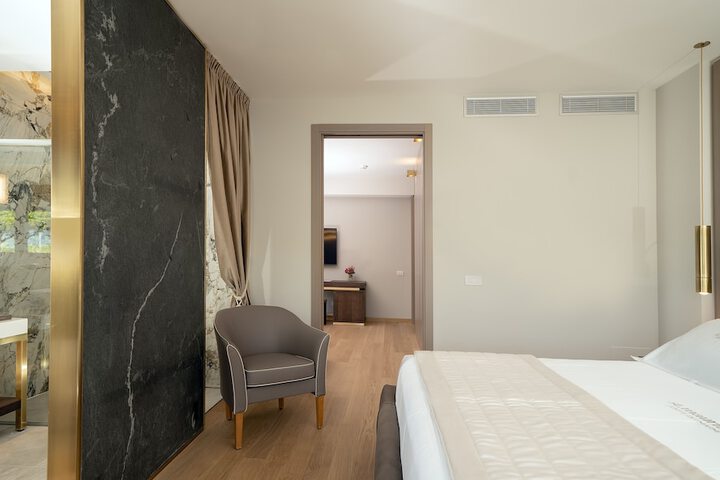 Room 29 of 97