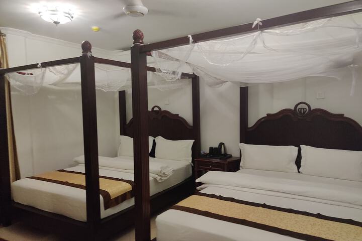 Room 10 of 40