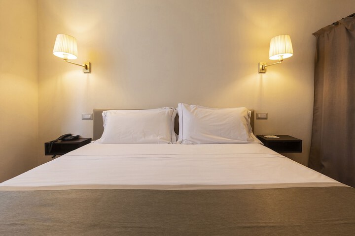 Room 4 of 96