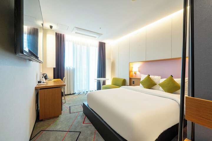 Room 4 of 31