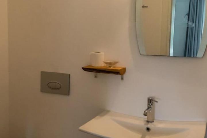 Room 48 of 70