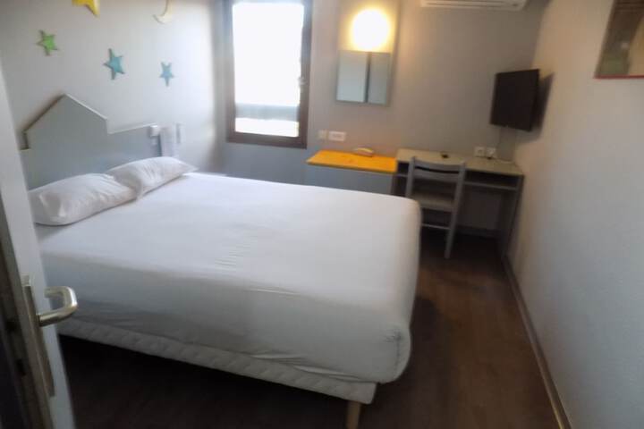 Room 13 of 73