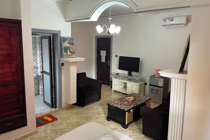 Room 72 of 118