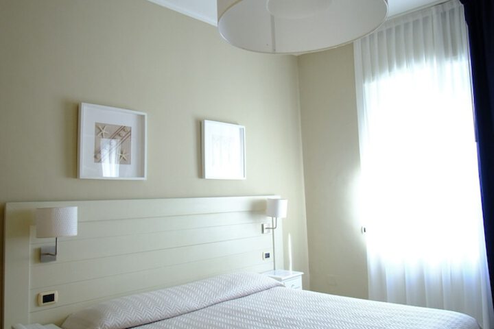 Room 42 of 85