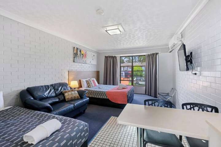 Room 4 of 26