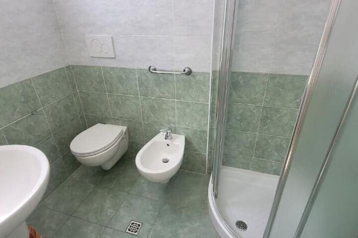 Room 15 of 27