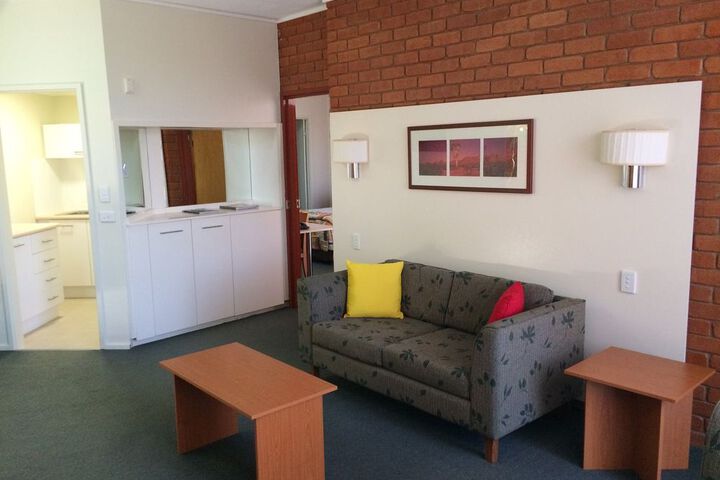 Room 12 of 38