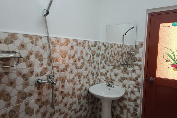 Room 8 of 20