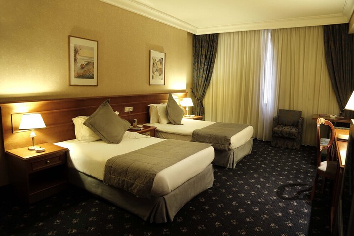 Room 26 of 81