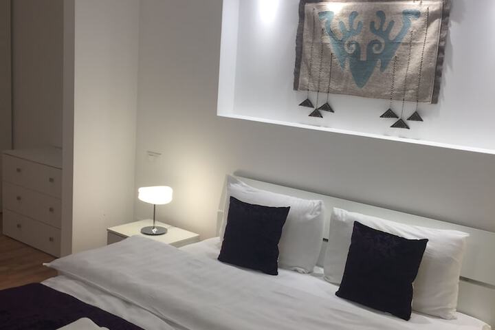 Room 8 of 21