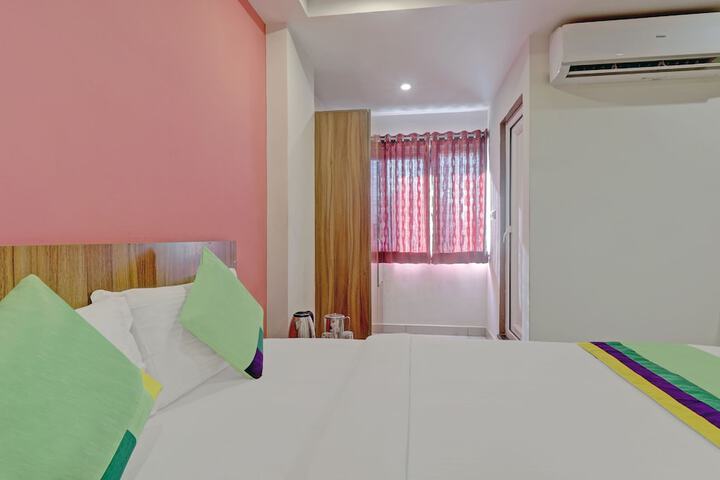 Room 13 of 42