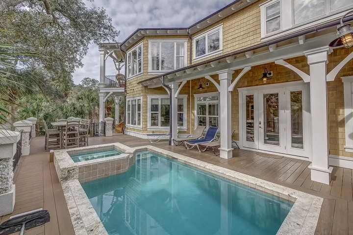 Pool 15 of 27